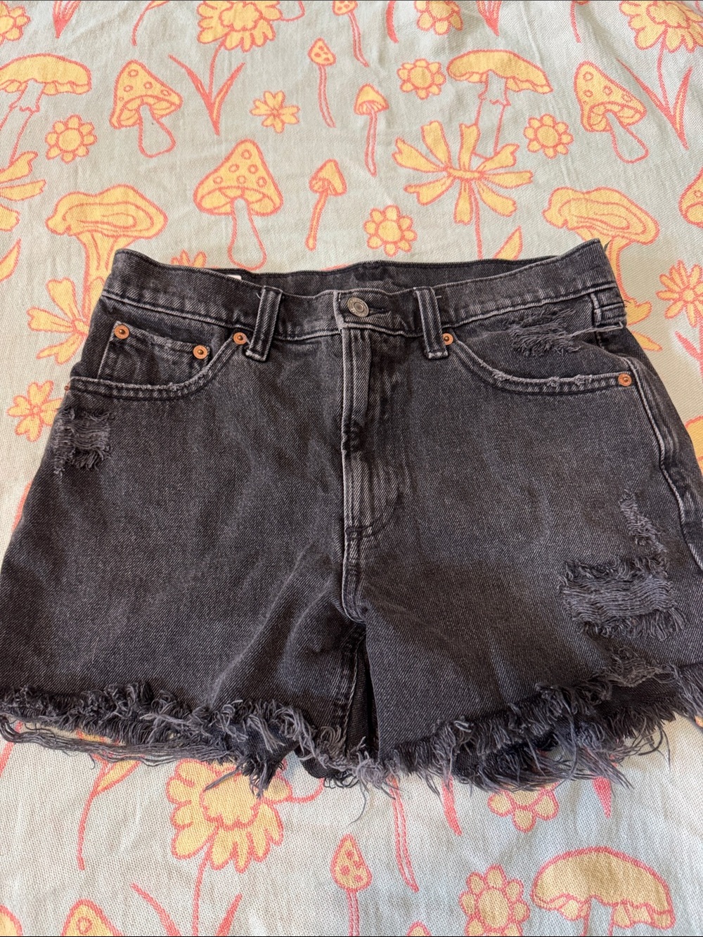 Gap 4” high rise stride short - 26 black wash